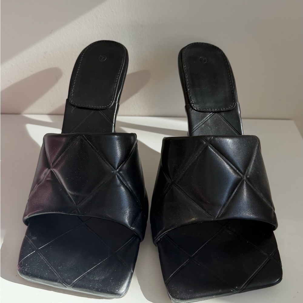 Elegant Black Quilted Women's Slides